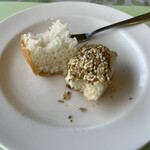 トミズダイナー - ガーリックバター、オリーブオイル、デュカの順で付けます