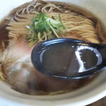 Ramen Sukoyaka - 貝だしが効いた鶏と牛骨のスープ