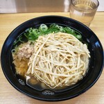 博多ホームうどん - ごぼう天うどん かしわ入り 550円