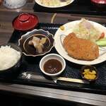 Yakiniku Semmon Ten Nariya - 焼肉専門店 成屋（ランチ 定食 とんかつ定食）