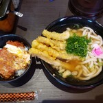 Sukesan Udon - ごぼう天うどん490円のミニかつ丼400円のセット