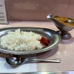 タンドゥール - インドカレーとご飯。
