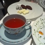 ビストロ ボンファム - カフェとプチフール