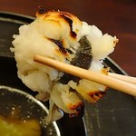 馳走なかむら - 淡白な旨みの鱧に焼目が入って香ばしいです