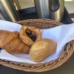 ジ・ウザテラス ビーチクラブヴィラズ - パン3種