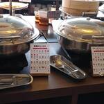 ベイクオーレ - チキンのブランケットとバターライス、秋鮭のピカタ