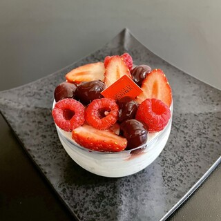 アルノー・ラエール パリ_1