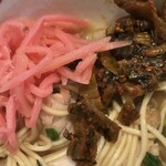 長浜ラーメンじろう。 - 紅生姜と高菜