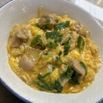 お食事処 淀ヤ - 親子丼（漬物、味噌汁付き）
730円