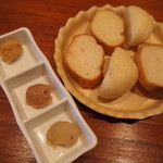ボスコリサイア - 自家製パンとバター