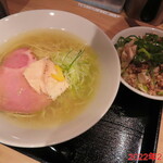 麺屋 たけ井 - 名もなき塩ラーメン＋鶏豚ネギ飯　880円(税込)＋300円(税込)