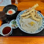 本格讃岐うどん まるちゃん - イカ天ざるうどんと禁断の卵かけごはん