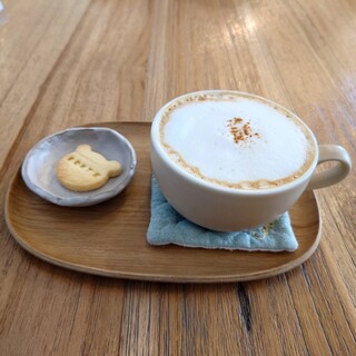 Cafe corte - カプチーノとサービスクッキー