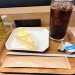 E's time cafe & ANDERSEN - 瀬戸田レモンケーキとアイスコーヒー