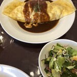 カフェ・ド・セラ - チキン、オニオンのチキンライス　たまごふわぁ