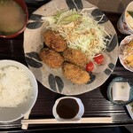ごはんや燁 - メンチカツとクリームコロッケ定食