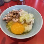 どんとこい家 - 肉乗せたまごかけご飯　150円