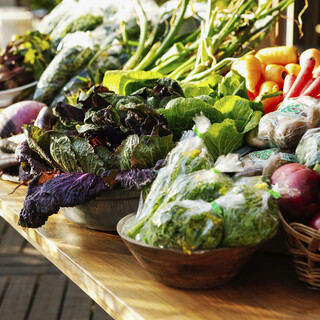 生産者様から直送いただくこだわりの食材を使用しています！