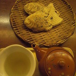 ナニワヤ・カフェ - たい焼き君＆そば茶