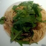 オストレア oysterbar&restaurant - オストレア　牡蠣とルッコラのフェデリーニ