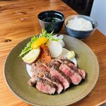 神戸牛炭火ステーキ・逸品 寅松の肉たらし - 
