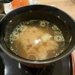 Sushi Iwa - 海老の頭で取った出汁と豆腐と葱の味噌汁