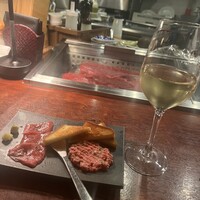 カルネジーオ イースト - 