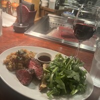 カルネジーオ イースト - 