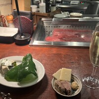 カルネジーオ イースト - 