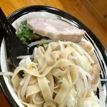 取手ラーメン 海渡 - 幅広の麺