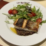ラ・ベットラ・ダ・オチアイ - 千葉県産スズキのグリル・タプナードソース