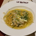 ラ・ベットラ・ダ・オチアイ - ズワイ蟹と九条葱のからすみスパゲティ