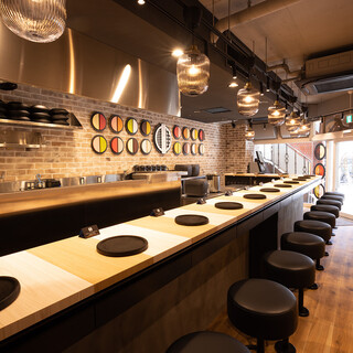 A casual Hamburg specialty store◆Enjoy your meal at the stylish counter seats
