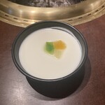 焼肉ダイニング 牛源 - 杏仁豆腐味も美味しく量も多い