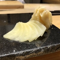 たか吉の鮨 - ガリは2種類