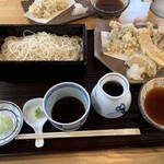 手打蕎麦のたぐと - とり天せいろ。