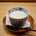 鮨 十兵衛 - ◆鱈の白子 茶碗蒸し
      白子の摺り流しソースで蓋をしたもの。