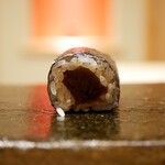 鮨 十兵衛 - ◇干瓢巻き
      甘い口当たりの干瓢は噛み締めていくとじっくり落ち着いた旨味へとつなぐ。