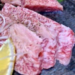 YAKINIKU 八山牛 - 
