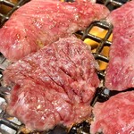 YAKINIKU 八山牛 - 