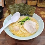 横浜家系ラーメン 魂心家 - ラーメン(醤油)