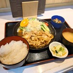 食楽亭 - 2023年11月　生姜焼き定食