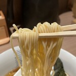 支那蕎麦 澤田 - 細いストレート麺がスープに合う