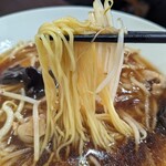 創作町中華 薫風 - もやしそば(醤油)麺リフト(2023年11月23日)