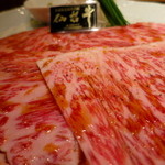 松庵 韓菜房 - 脂を多く含むきめ細かいお肉です