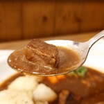 キッチン・ポム - 絶妙カスタマイズ自家製デミソース+牛肉=まいうー！