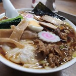 盛昭軒 - ワンタン麺（大盛）（トリ皮トッピング）￥1,150