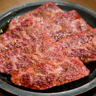 Exquisite! The joy of enjoying high-quality, tender red meat ◎ Uses carefully selected Japanese black beef