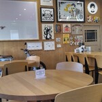 SOUTHLAND 南地 - カラフルな店内