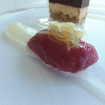 ランファン・キ・レーヴ - 下のソースは洋ナシのピューレ。上には生姜のコンフィチュール